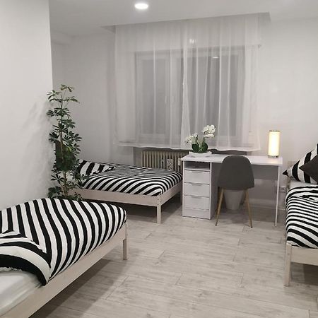 Schoene Und Optimal Gelegene Wohnung Weisskirchen Exterior photo