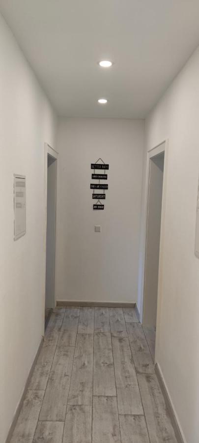 Schoene Und Optimal Gelegene Wohnung Weisskirchen Exterior photo